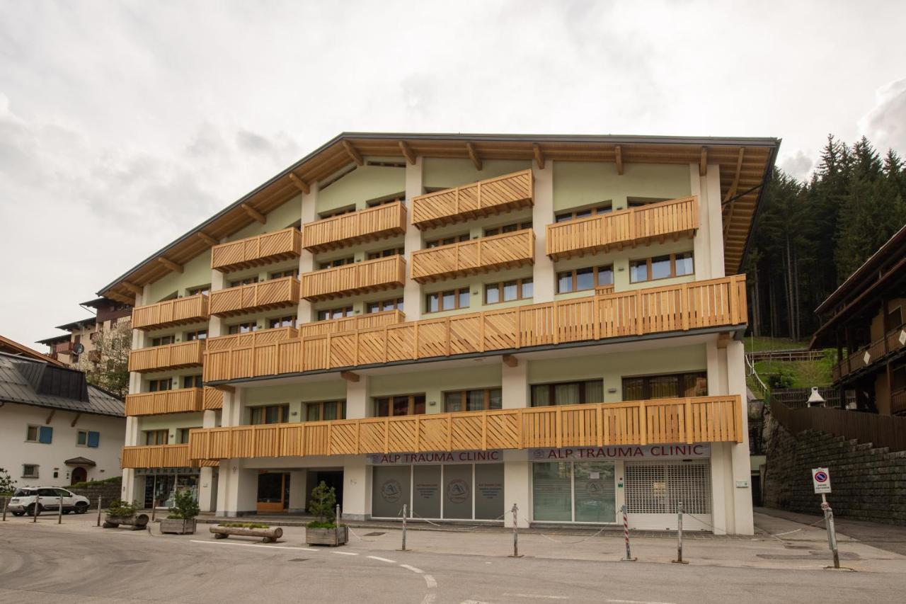 Apartment Center Em *
